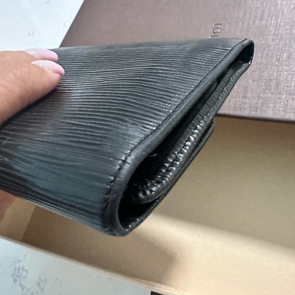 🍁Louis Vuitton vintage wallet epi leather good condition authentic - Picture 8 of 16